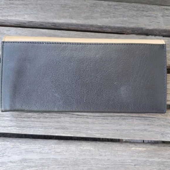 Clathas wallet Leather Beige/Black NWOT Quiet Luxery - Picture 3 of 8